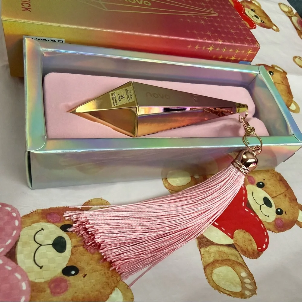 Classic Red Lipstick in Gorgeous Pink and Rose Gold Reflective Diamond Packaging